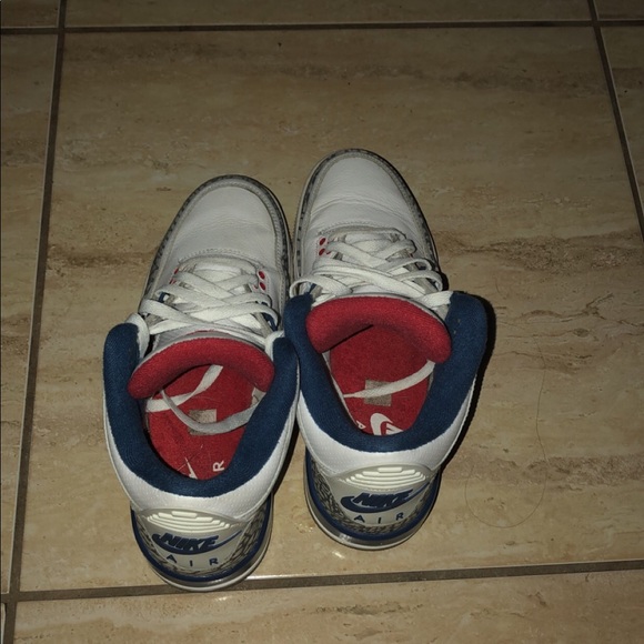 Jordan 3s - Picture 3 of 4